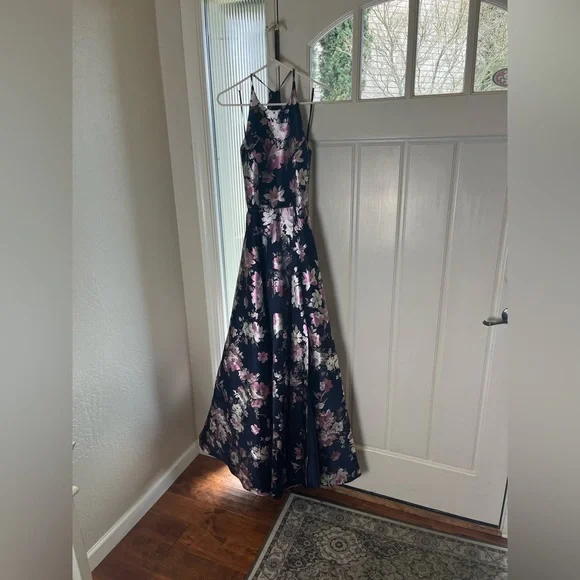 Prom Dress - Picture 1 of 7